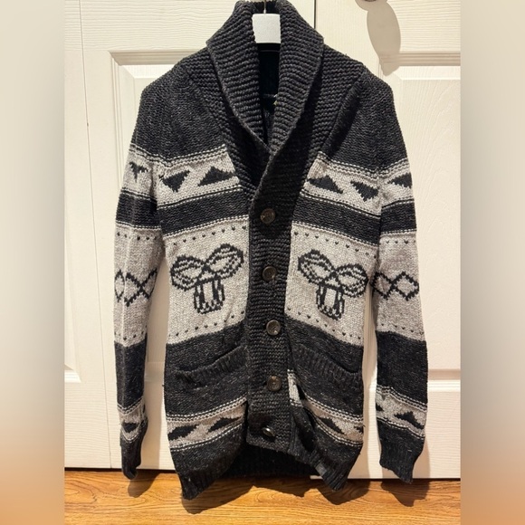 ARITZIA TNA SEA TO SKY 100% lambswool grey button up sweater (S) - Picture 2 of 5